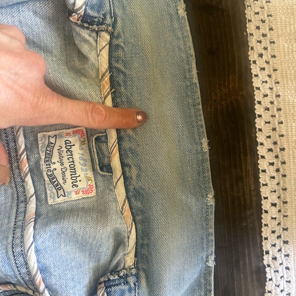 Abercrombie Vintage Denim Jacket Womens Small- Definitely fits like an XS! - Picture 8 of 8